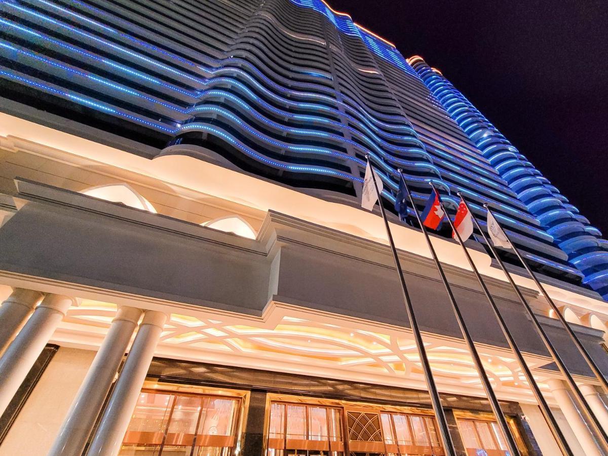 Howard Johnson Plaza By Wyndham Blue Bay Sihanoukville Exterior foto