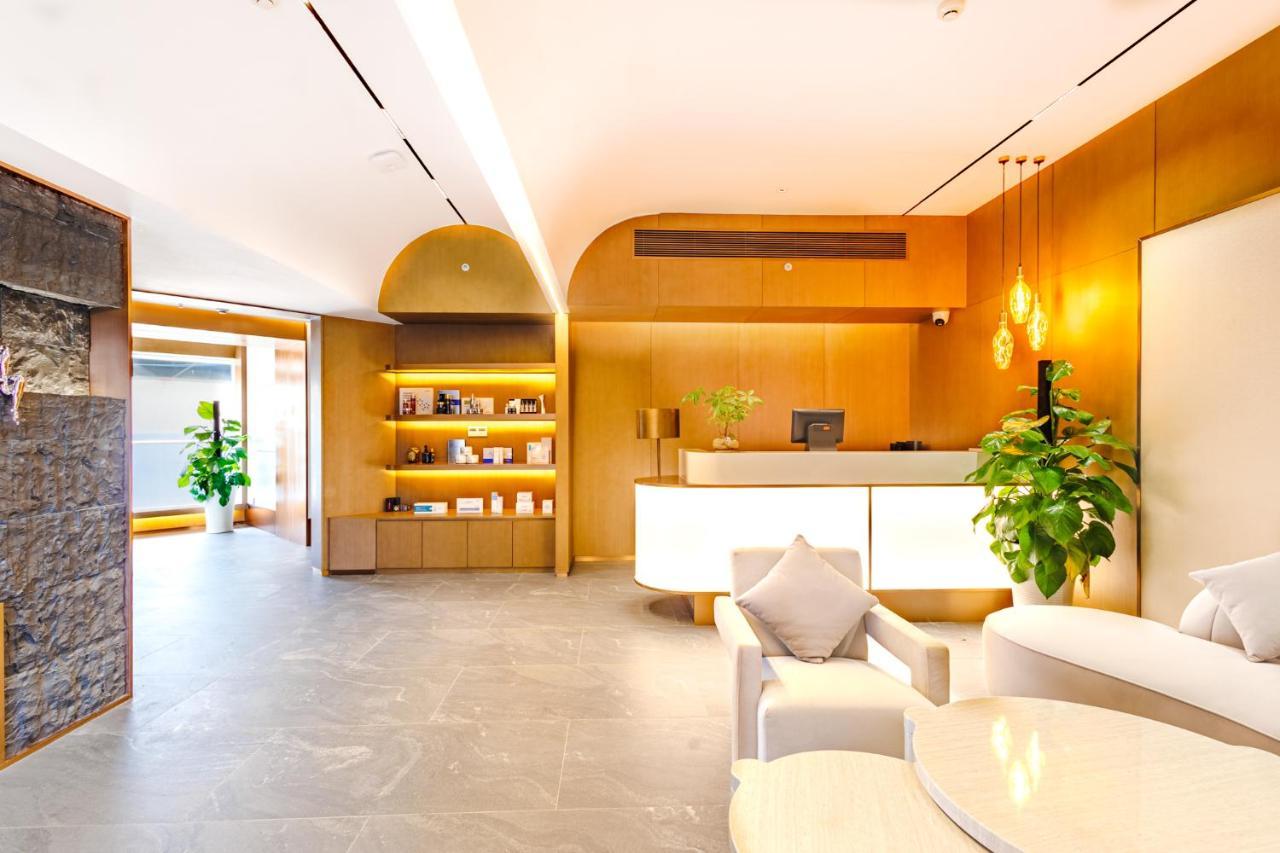Howard Johnson Plaza By Wyndham Blue Bay Sihanoukville Exterior foto
